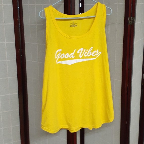 Nwot, Good Vibes loose tank top 🦁 - Picture 3 of 6